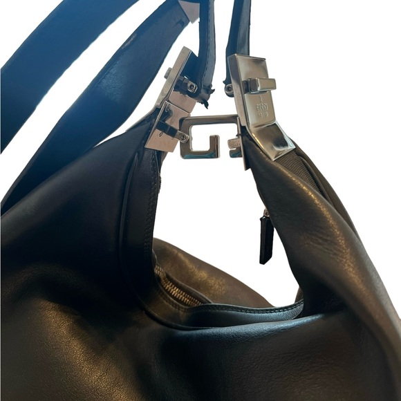 GUCCI Authentic Leather G Clasp- 001-3341- Vintage, shoulder bag - Picture 9 of 17